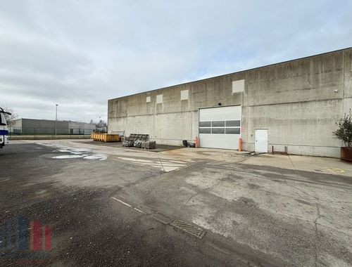                                         Bedrijfsgebouw te huur in Aalter, € 1.500
