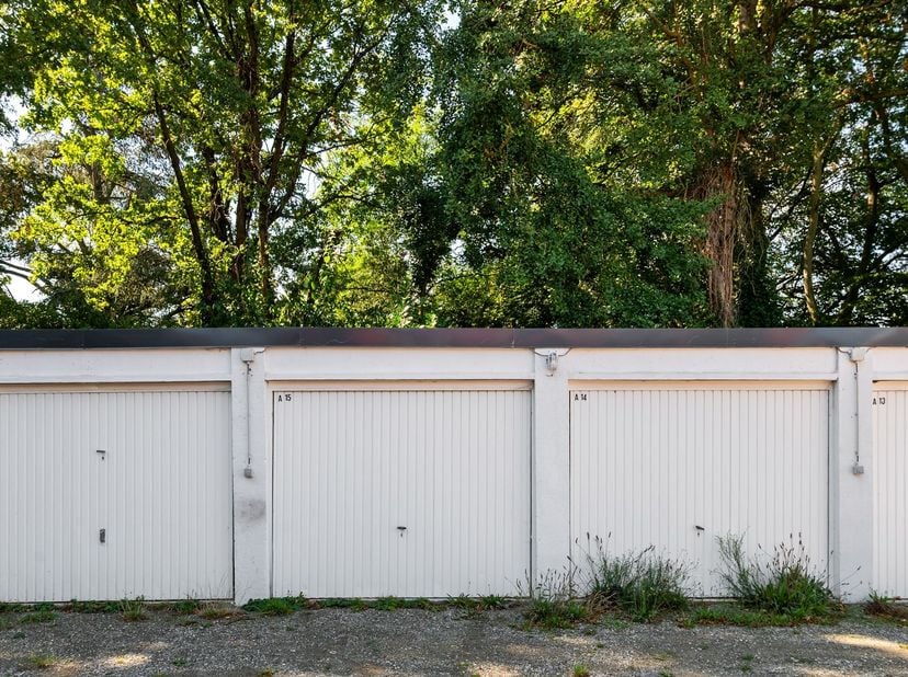 Garage à vendre dans un emplacement idéal à Malines. Idéal pour garer en toute sécurité une voiture ou une moto, ou comme espace de rangement suppléme