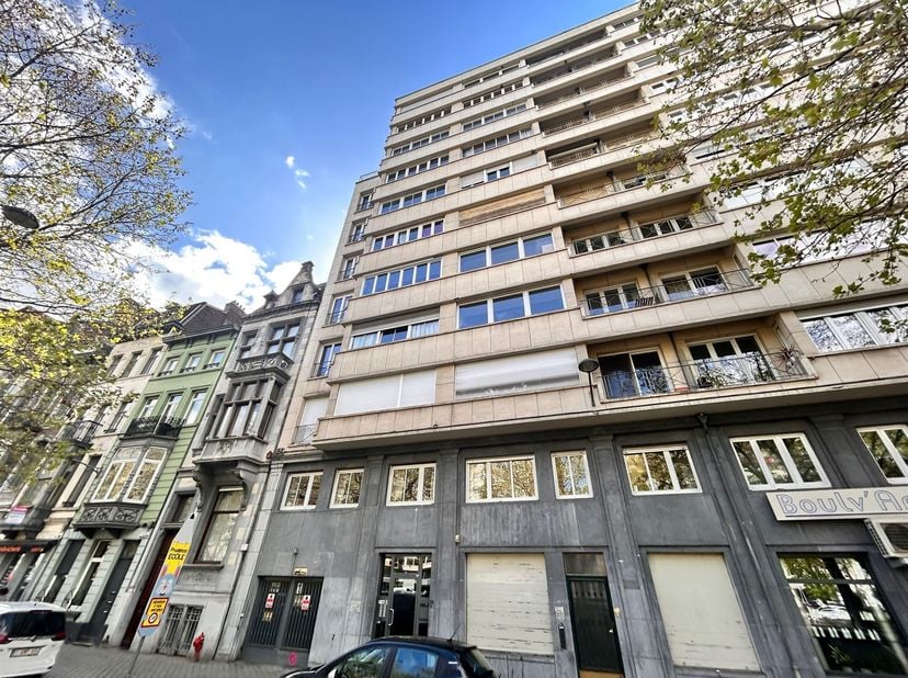 Situé à Liège, dans le centre ville, emplacement de parking (n°01) au sous-sol d'un complexe très sécurisé. Particulièrement large, cet emplacement es