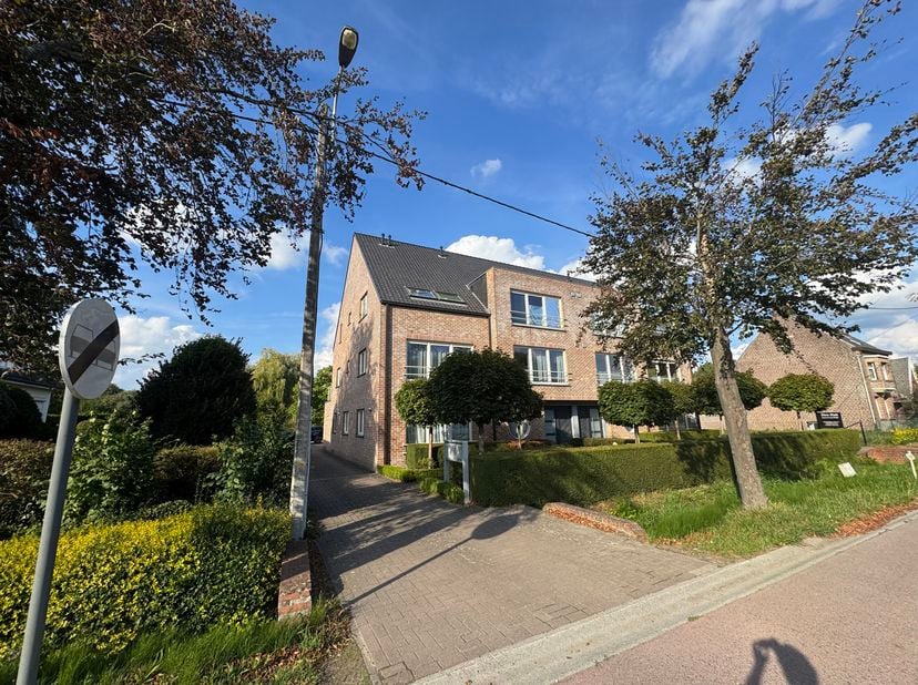 Appartement te huur in Gentsesteenweg 144 bus 2,
                    9420 Erpe