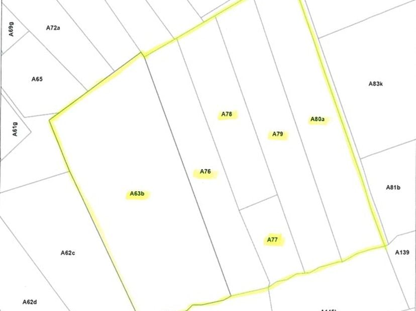 LOT 4: LANDBOUWGRONDEN -<br />
Mooi lot landbouwgrond.<br />
Oppervlakte 29.422 m².