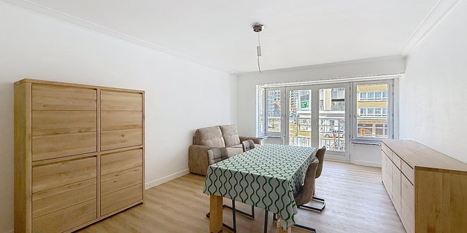Appartement te huur in Troonstraat 81 bus 01.04, 8400 Oostende