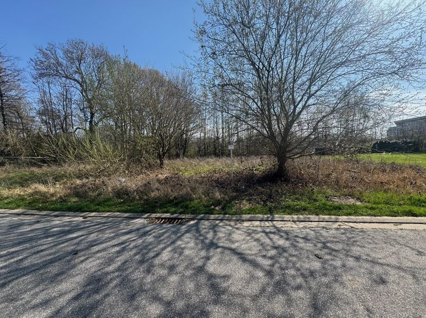 Bouwgrond zonder bouwverplichting – 9a 89ca – Winterstraat, Hasselt<br />
<br />
Op zoek naar een mooi gelegen bouwgrond in Hasselt? Dit perceel van 9