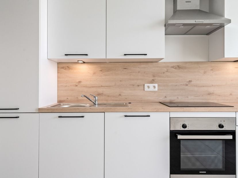 Dit prachtig en lichtrijk nieuwbouwappartement is ideaal gelegen aan de Plantin en Moretuslei, op wandelafstand van de gezellige cafés en restaurants