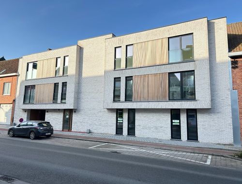                                         Appartement à vendre à Sint-Eloois-Vijve, € 348.075
