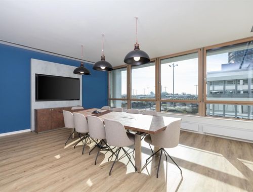                                         Immeuble de bureaux à louer à Temse, € 639
