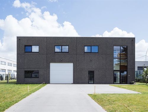                                         Magazijn met woonst te koop in Evergem, € 1.675.000
