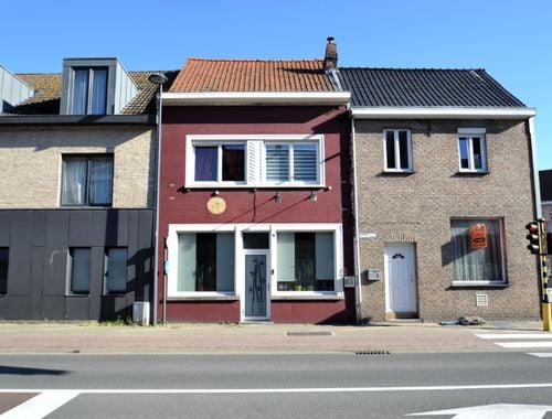                                         Maison à vendre à Harelbeke, € 160.000
