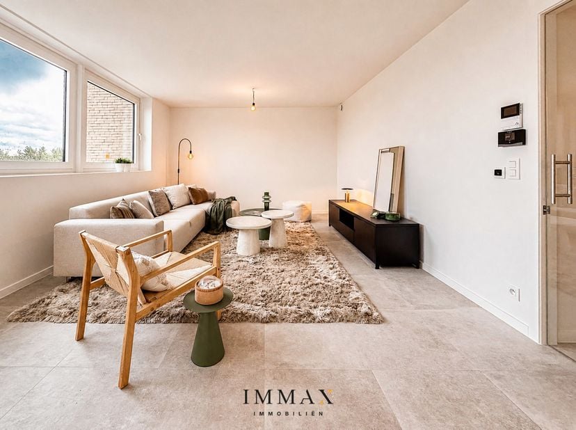 Residentie Estée is gelegen aan de Noorweegse Kaai in Brugge, vlakbij de Dampoort met prachtig zicht op de Damse Vaart en bestaat uit 26 appartementen