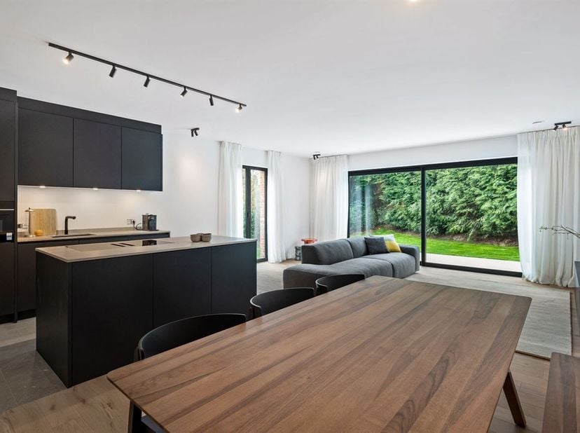 Opendeurdag: 17/06/2026 van 15u tot 16u<br />
Ontdek Residentie t Sant, een unieke nieuwbouwontwikkeling van Jones Construct in het hart van het charm