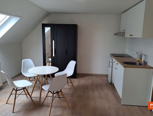                                         Studio à louer à Ieper, € 440
