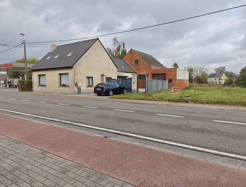                                         Entrepôt avec habitation à vendre à Sint-Lenaarts, € 535.000
