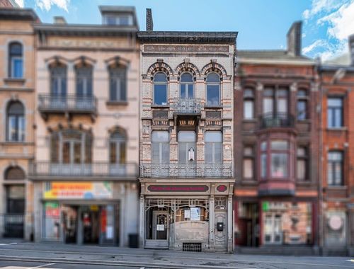                                         Gemengd gebruik te koop in Charleroi, € 275.000
