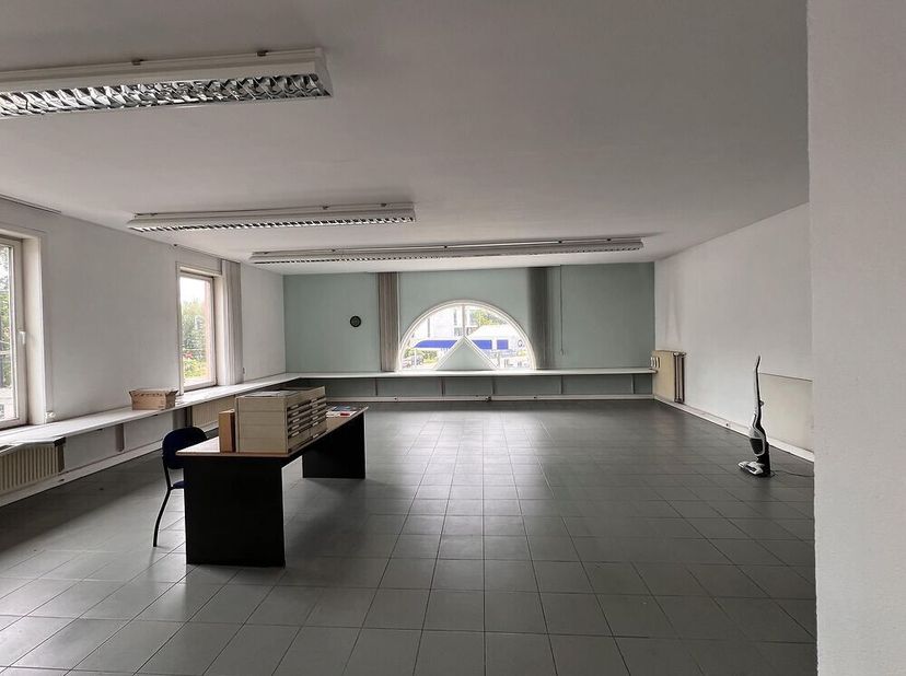 Bien professionnel à louer
                    à 9051 Sint-Denijs-Westrem