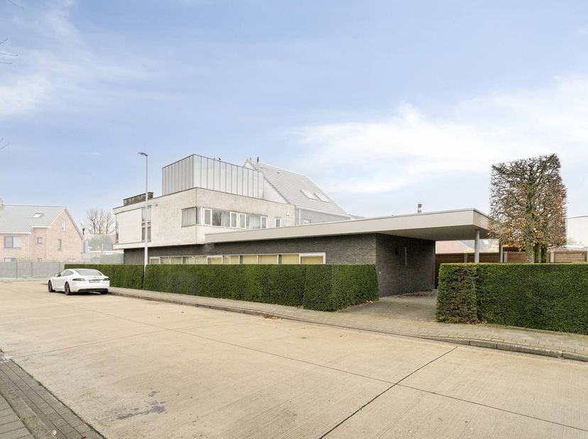 Bedrijfsvastgoed te koop in Wittemolenstraat 54a,
                    8200 Sint-Michiels