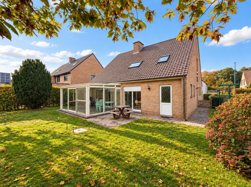 Huis te koop in Cisterciënzerinnenstraat 11,
                    9968 Oosteeklo