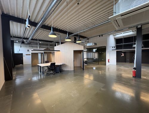                                         Bureaux à louer à Schoten, € 4.500
