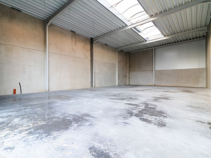 13 espaces disponibles à la location sur ce projet tout neuf pour indépendants et PME.<br />
Espace intérieur aménageable en fonction de l'activité, e