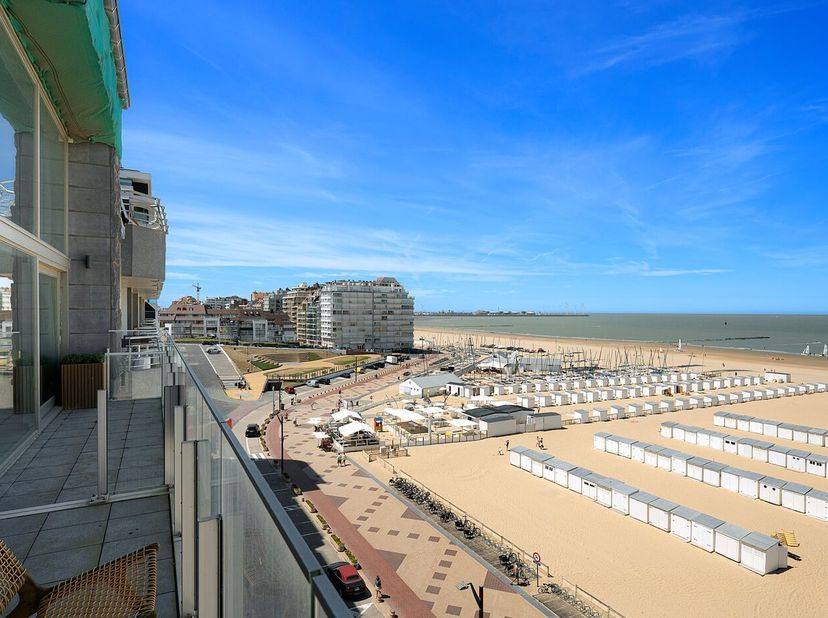 Appartement te koop in Zeedijk-Albertstrand 436,
                    8300 Heist