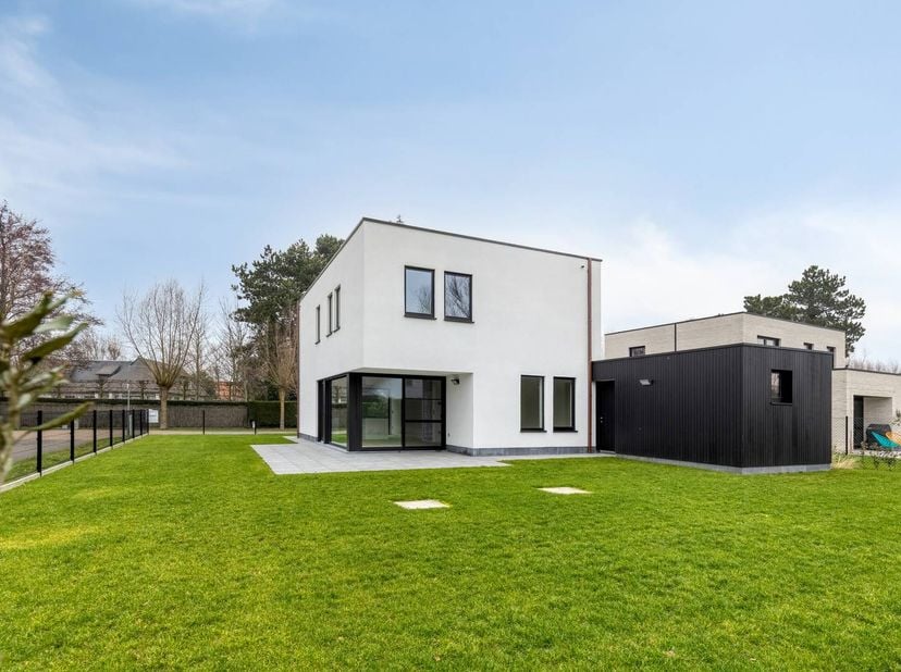 Huis te koop in Veurnelaan 13A,
                    8670 Sint-Idesbald