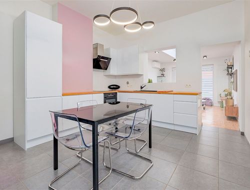                                         Woning te koop in Hemiksem, € 329.000
