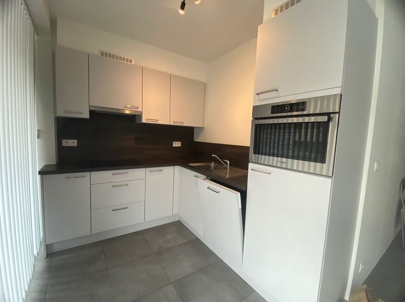 Hedendaags 2-slaapkamer appartement in het centrum van Zutendaal<br />
In de Bronnenstraat 8 te Zutendaal vindt u dit moderne appartement (85 m²) op d