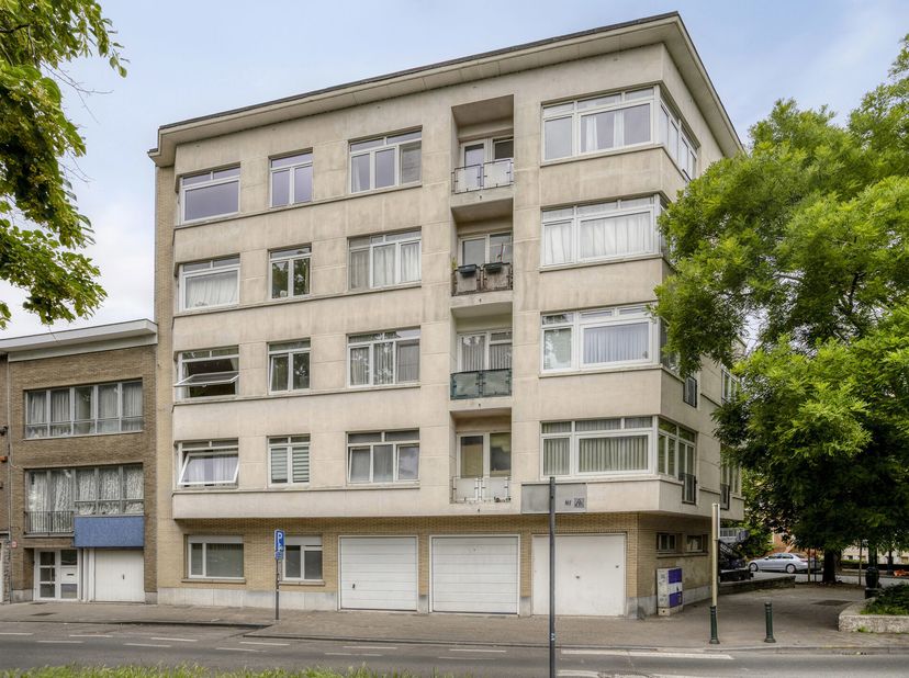Appartement te koop in Eugène Ysayelaan 105 bus 5,
                    1070 Anderlecht
