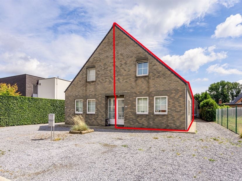 Ligging: Deze woning is gelegen in de Kuilberg 12 bus 2 te Heusden-Zolder, in een rustige en aangename woonomgeving met vlotte verbindingen naar het c