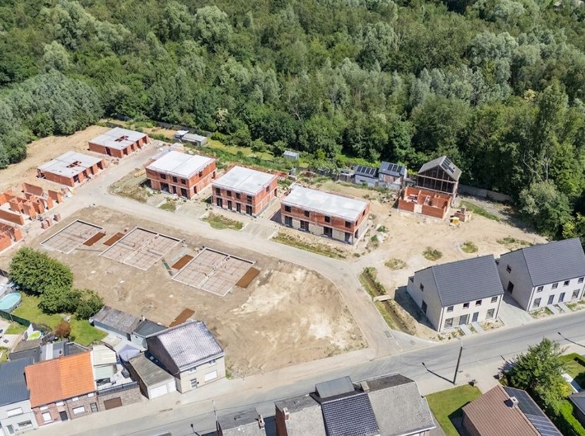 Reeds 50% VerkochtWelkom in t Vanderveldehof, Na de eerste fase met woningen in zadeldakstijl, start nu de verkoop van fase 2: een reeks hedendaagse b