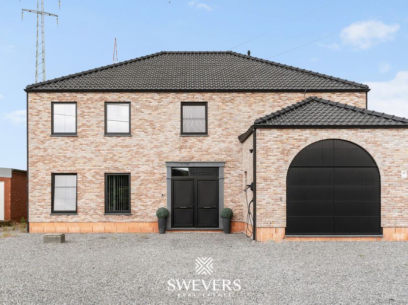 Voor meer info en foto’s, surf naar www.swevers.be – In de Tervantstraat 29 in Paal vindt u deze recente open bebouwing uit 2022, volledig instapklaar
