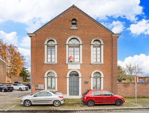                                         Appartement te huur in Hermalle-sous-Argenteau, € 850
