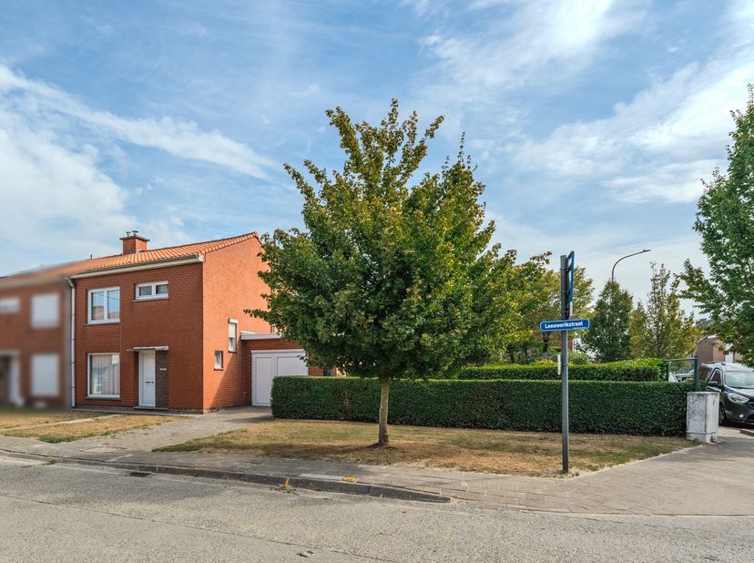 Maison à vendre à Leeuwerikstraat 2,
                    8800 Roeselare