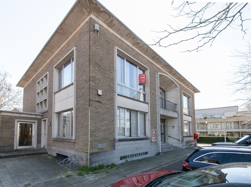 LOT 3 : EX-MAIRIE ET CASERNE - <br />
<br />
Cette vente concerne à la fois l'ancienne mairie et l'ancienne caserne de pompiers d'Aalbeke.<br />
Ces d