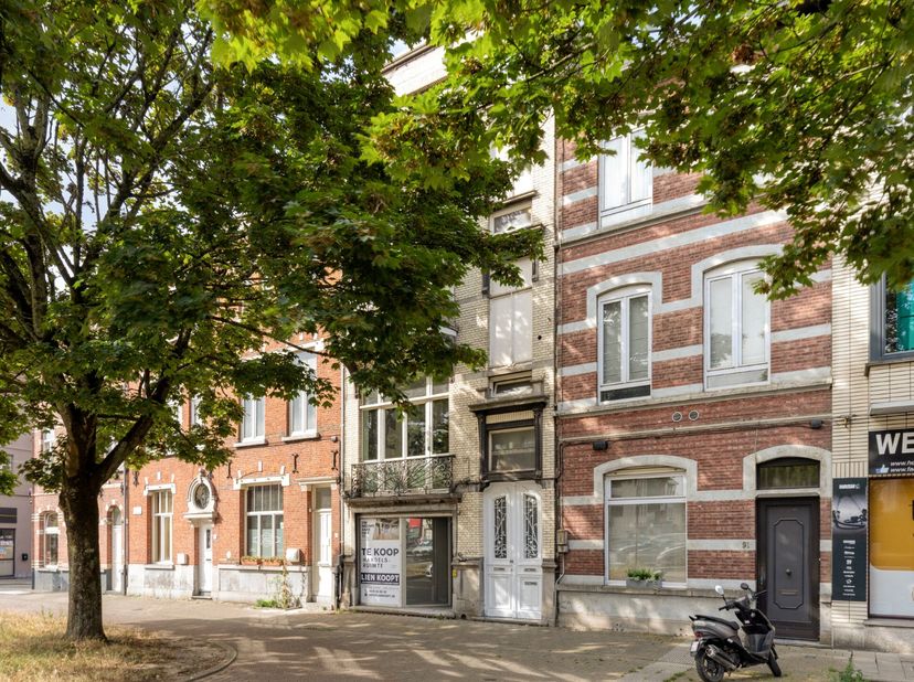 2 slaapkamer appartement gelegen op een boogscheut van de Watersportbaan en de Blaarmeersen.<br />
 Het appartement gelegen op de tweede verdieping ma