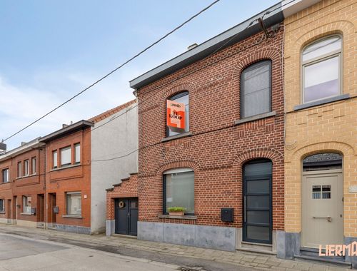                                         Herenwoning te koop in Erembodegem, € 385.000
