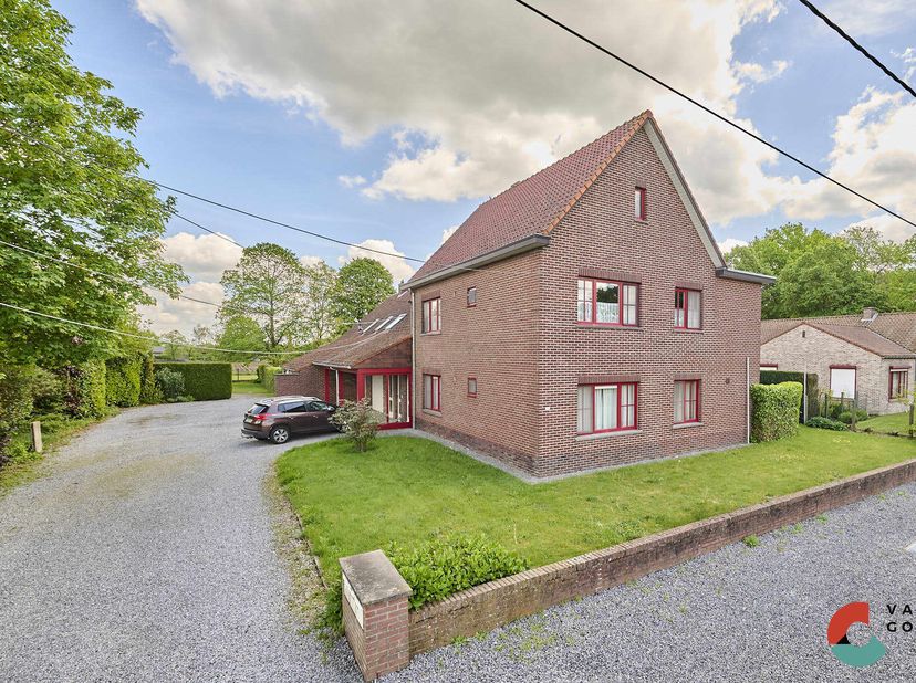 Huis te koop in Overes 39,
                    3990 Peer
