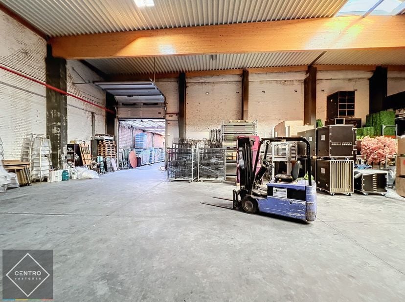 Bien professionnel à louer
                    à 8800 Roeselare