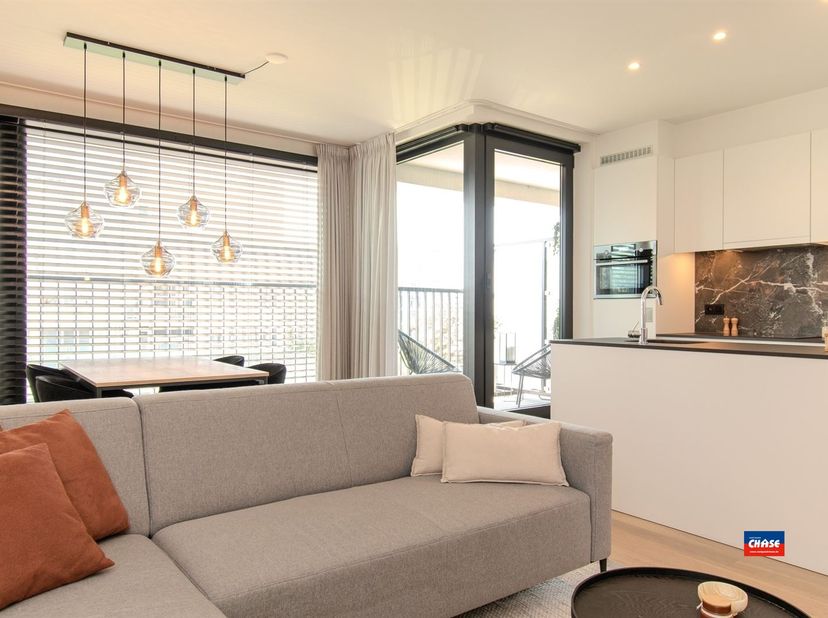 ANVERS-SUD | JOLI APPARTEMENT AVEC UNE CHAMBRE ET DEUX TERRASSES | EPC A | <br />
L'appartement est situé au troisième étage d'un immeuble récent (con