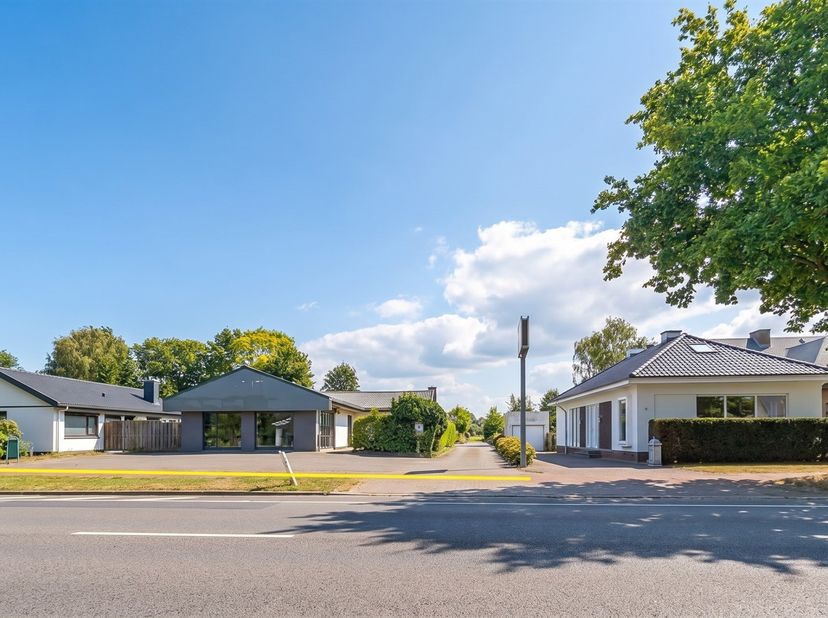 Bien professionnel à vendre
                    à 9170 Sint-Pauwels