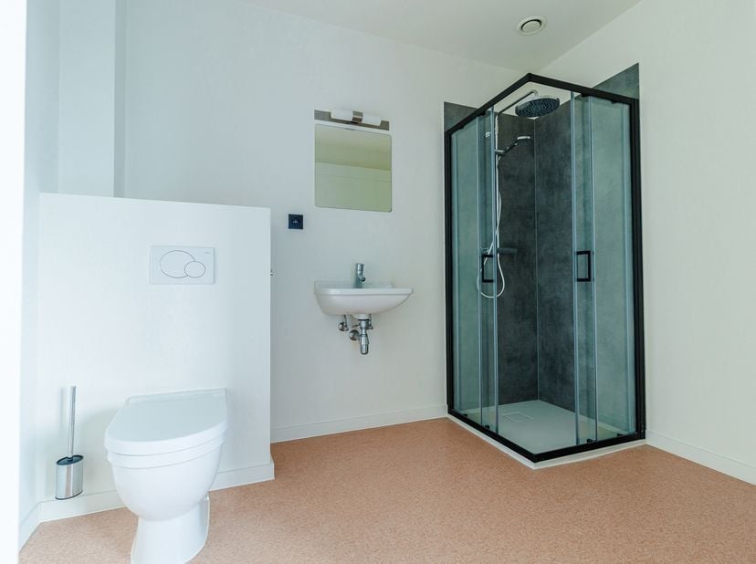 DERNIÈRES CHAMBRES DISPONIBLES !!<br />
<br />
Vous recherchez la chambre ou le studio étudiant idéal ?<br />
<br />
EMPLACEMENT :<br />
Situé au 70,