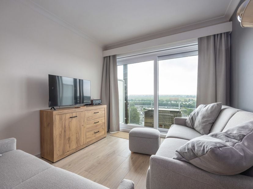 Gemeubelde studio met zonnig terras en open zicht op de Polders<br />
Deze verzorgde en gemeubelde studio bevindt zich op de zesde verdieping, aan de