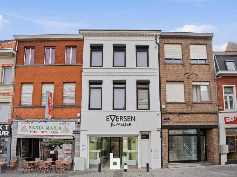 Bedrijfsvastgoed te huur in Grote Markt 1,
                    8870 Izegem