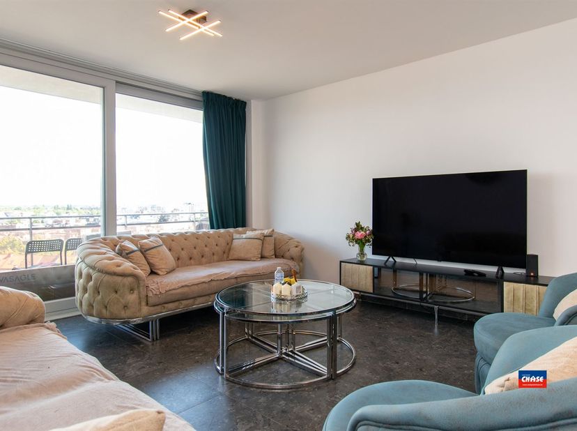 BERCHEM | INSTAPKLAAR APPARTEMENT MET DRIE SLAAPKAMERS EN TERRAS MET VERZICHT GELEGEN IN VERZORGD GEBOUW MET LIFT | EPC B |<br />
Indeling als volgt: