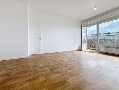                                         Appartement à vendre à Uccle, € 209.000

