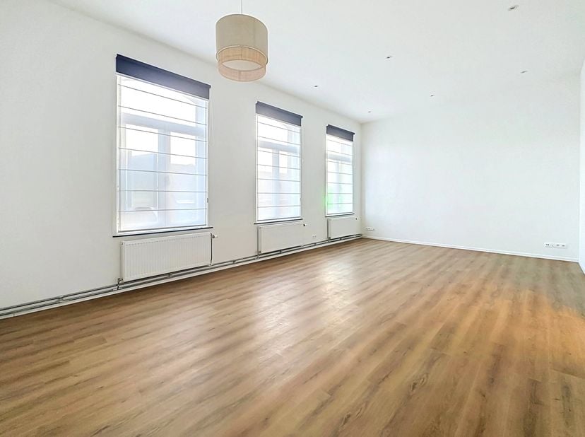 Appartement te huur in A 4,
                    7100 Trivières
