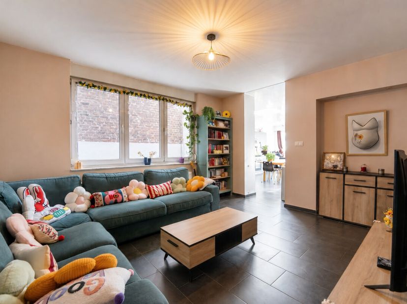 Maison à vendre à ,
                    6010 Couillet