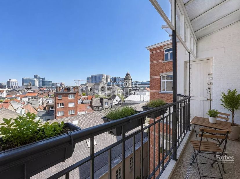 Gepresenteerd door Mike Doolaeghe - Tel.: +32 471 65 85 85 - E-mail: mike.doolaeghe@victoire.be<br />
Victoire Junot biedt u dit mooie appartement met