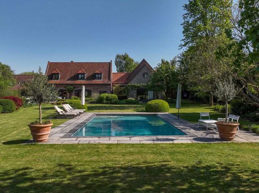 Maison à vendre à ,
                    7730 Néchin