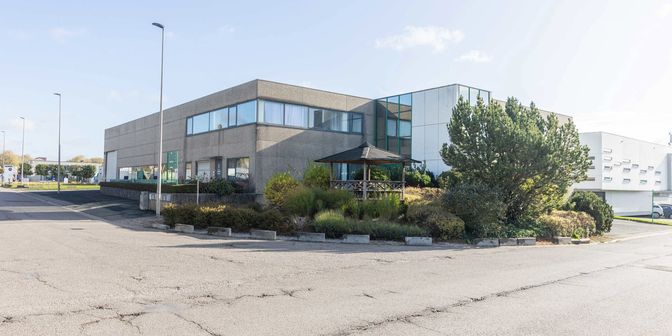 Bien professionnel à vendre à 1300 Wavre
