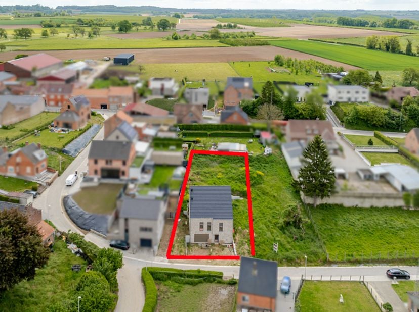 CASCO WONING (WINDDICHT) - <br />
<br />
Casco woning op perceel bouwgrond gelegen Bronstraat nr. 5A, te Tongeren-Borgloon (Voort) volgens kadaster se
